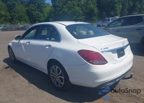 2018 Mercedes-Benz C 300 4Matic из США, поврежденный, VIN 55SWF4KB4JU244606